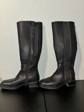 Black Knee-High Women's Riding Boots